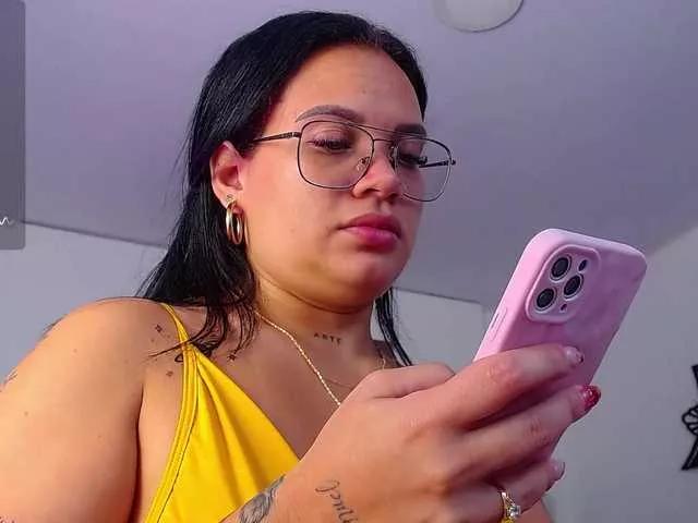Explore our live girls sluts from our Custom and Multi clubs and checkout exclusive access to highly interactive content, such as shape, hair, titties, pussy type and many more.