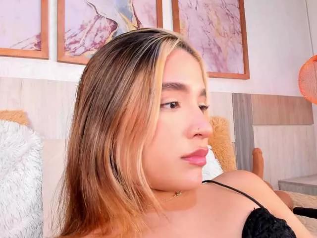 Arianna-Duque from BongaCams