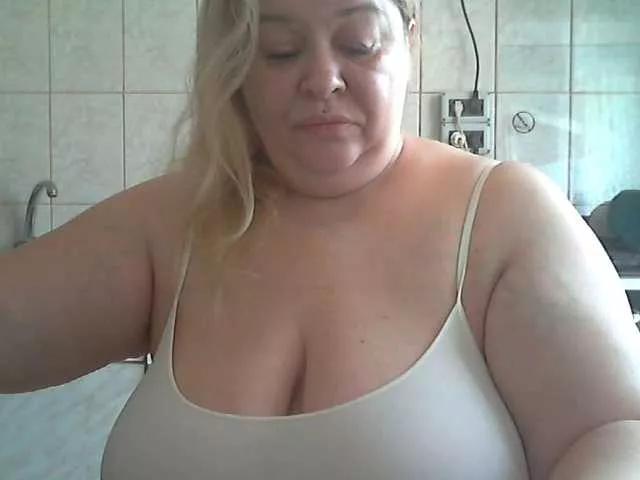Explore our live girls sluts from our Custom and Multi clubs and checkout exclusive access to highly interactive content, such as shape, hair, titties, pussy type and many more.