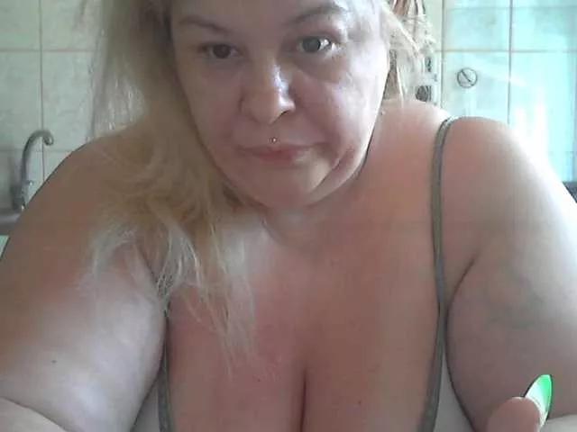 AriannaMilf from BongaCams