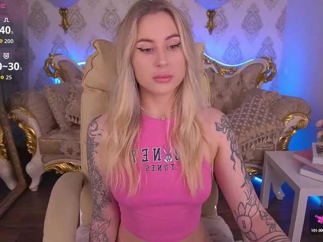 Explore our live girls sluts from our Custom and Multi clubs and checkout exclusive access to highly interactive content, such as shape, hair, titties, pussy type and many more.