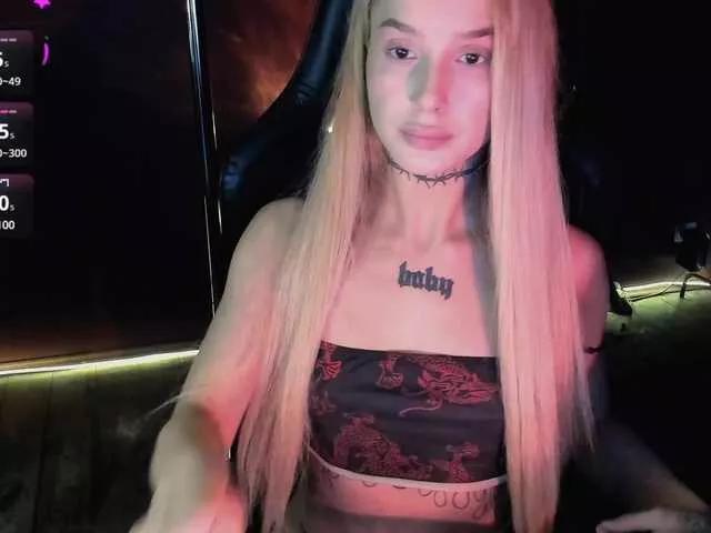 Explore our live girls sluts from our Custom and Multi clubs and checkout exclusive access to highly interactive content, such as shape, hair, titties, pussy type and many more.