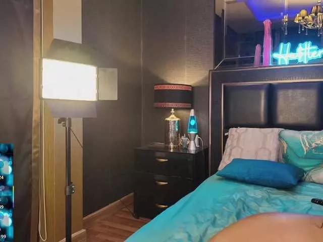Explore our live girls sluts from our Custom and Multi clubs and checkout exclusive access to highly interactive content, such as shape, hair, titties, pussy type and many more.