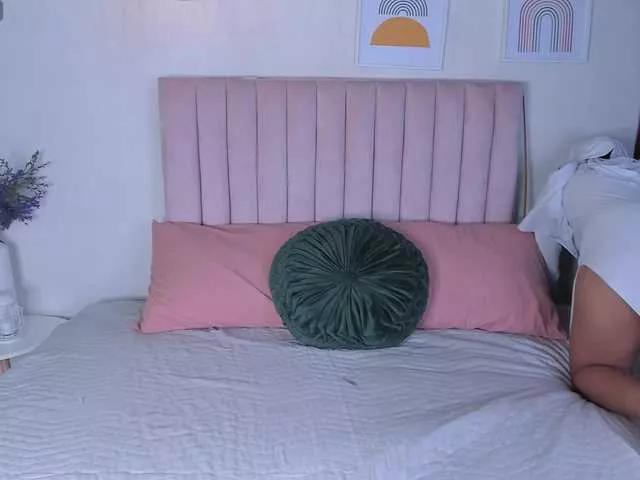 Aura-cuutee from BongaCams