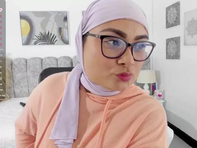 azaharaa from BongaCams