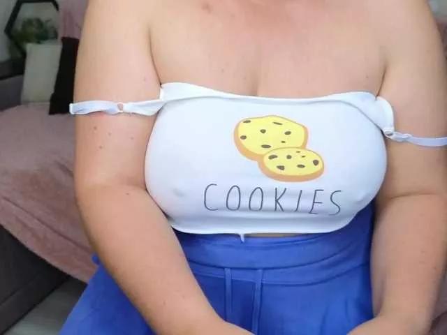 Explore our live girls sluts from our Custom and Multi clubs and checkout exclusive access to highly interactive content, such as shape, hair, titties, pussy type and many more.