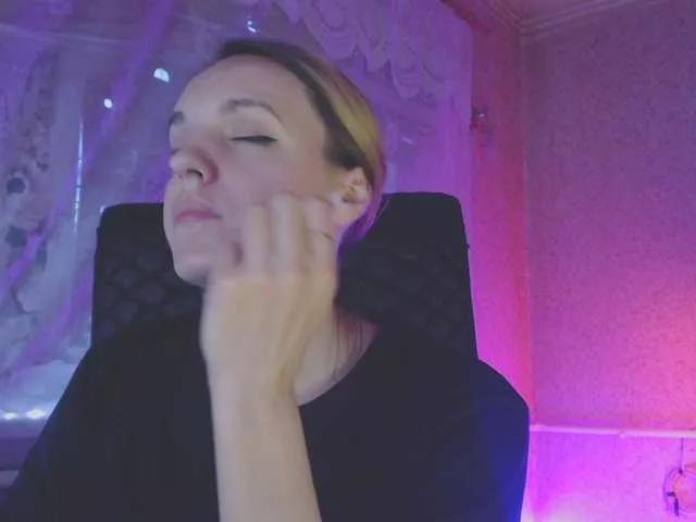Explore our live girls sluts from our Custom and Multi clubs and checkout exclusive access to highly interactive content, such as shape, hair, titties, pussy type and many more.