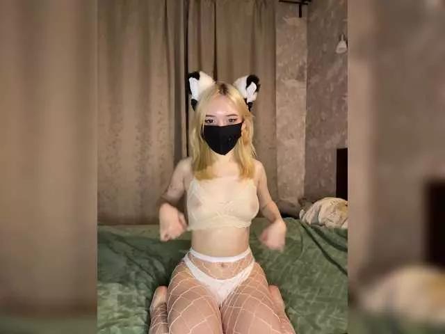 BabyRoro from BongaCams