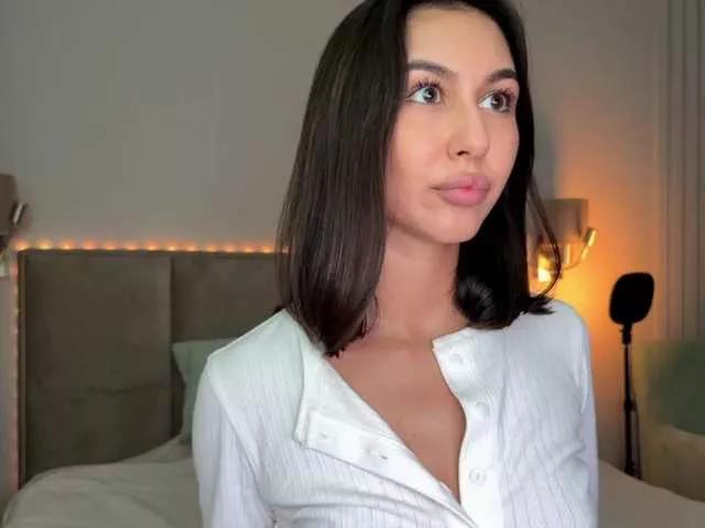 Explore our live girls sluts from our Custom and Multi clubs and checkout exclusive access to highly interactive content, such as shape, hair, titties, pussy type and many more.