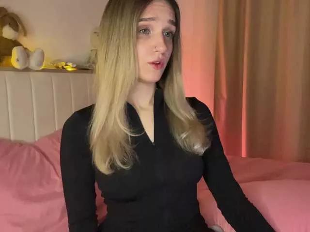 BabyTamagochi from BongaCams