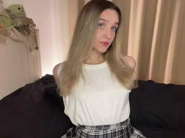 Explore our live girls sluts from our Custom and Multi clubs and checkout exclusive access to highly interactive content, such as shape, hair, titties, pussy type and many more.