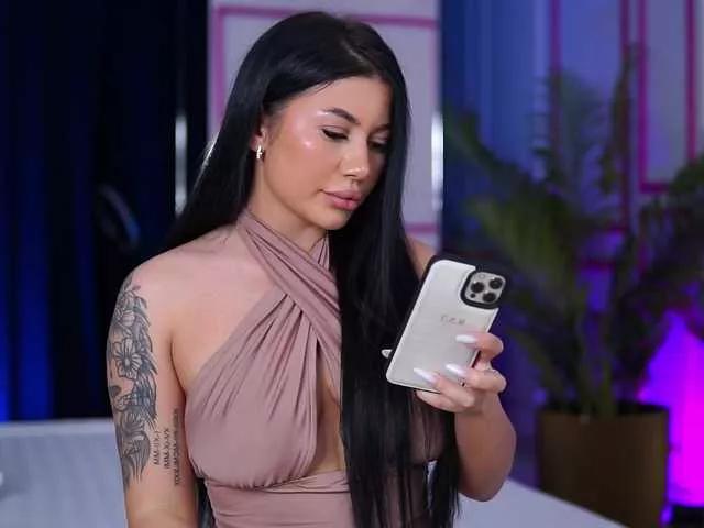 Explore our live girls sluts from our Custom and Multi clubs and checkout exclusive access to highly interactive content, such as shape, hair, titties, pussy type and many more.