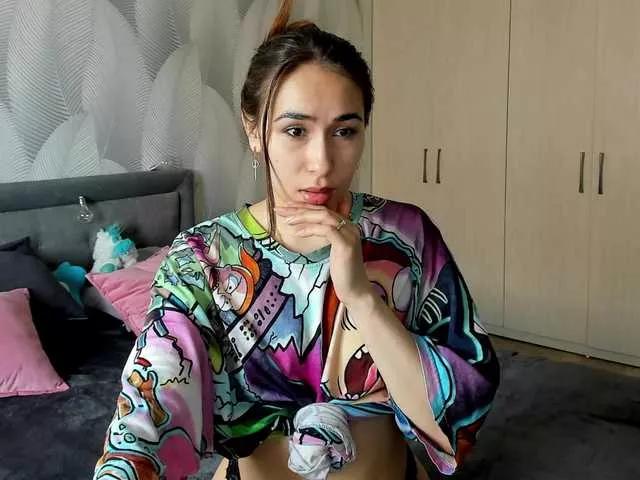 Explore our live girls sluts from our Custom and Multi clubs and checkout exclusive access to highly interactive content, such as shape, hair, titties, pussy type and many more.