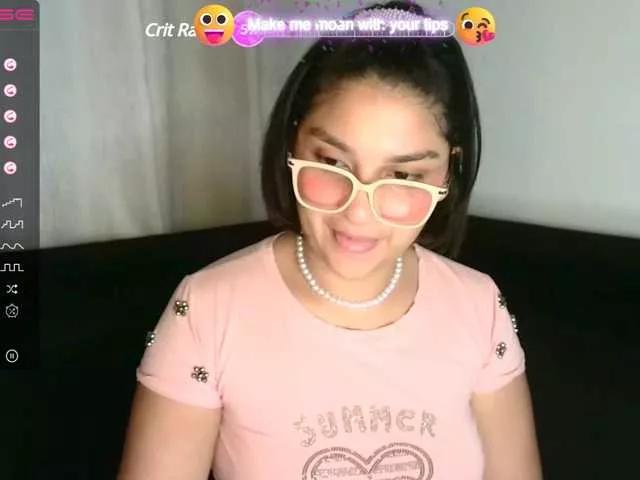Explore our live girls sluts from our Custom and Multi clubs and checkout exclusive access to highly interactive content, such as shape, hair, titties, pussy type and many more.