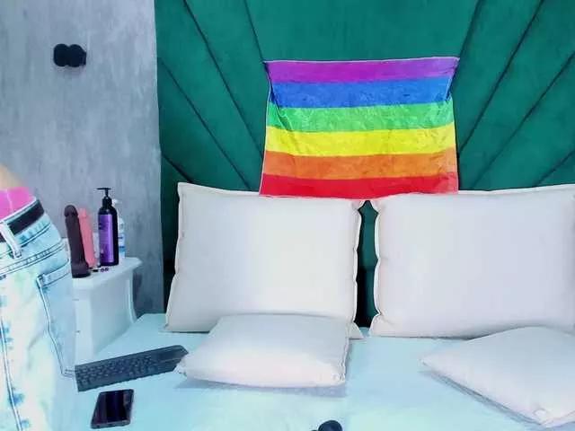Explore our live girls sluts from our Custom and Multi clubs and checkout exclusive access to highly interactive content, such as shape, hair, titties, pussy type and many more.