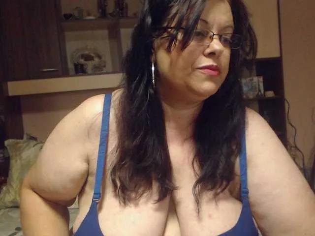 Explore our live girls sluts from our Custom and Multi clubs and checkout exclusive access to highly interactive content, such as shape, hair, titties, pussy type and many more.
