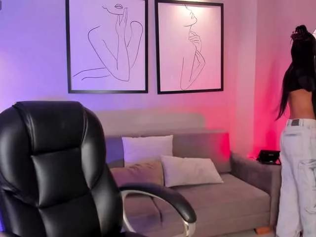 Explore our live girls sluts from our Custom and Multi clubs and checkout exclusive access to highly interactive content, such as shape, hair, titties, pussy type and many more.