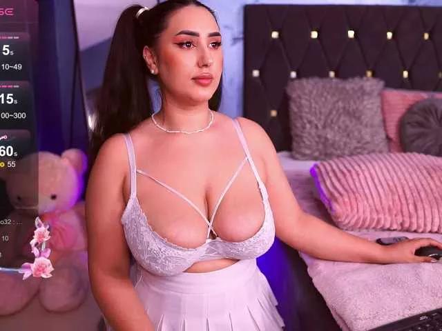 Explore our live girls sluts from our Custom and Multi clubs and checkout exclusive access to highly interactive content, such as shape, hair, titties, pussy type and many more.