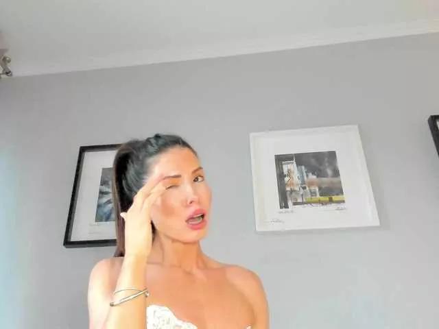 bellahot77 from BongaCams