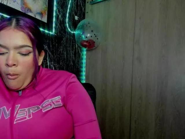 Explore our live girls sluts from our Custom and Multi clubs and checkout exclusive access to highly interactive content, such as shape, hair, titties, pussy type and many more.