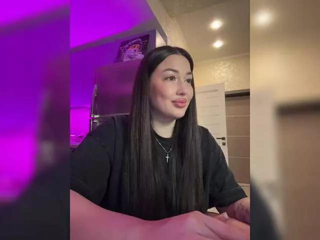 BettyBoom13 from BongaCams