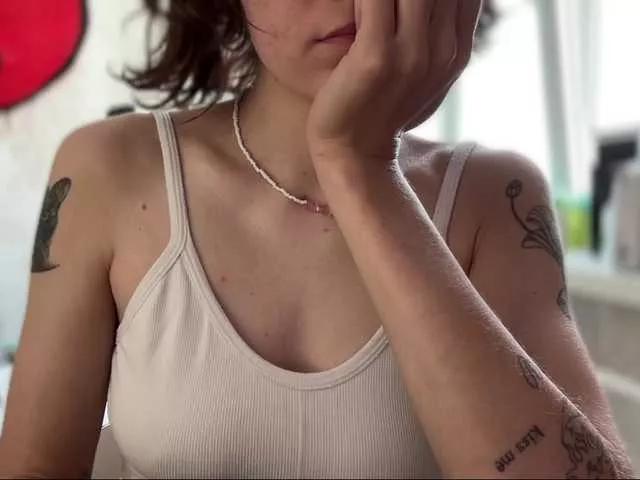 Explore our live girls sluts from our Custom and Multi clubs and checkout exclusive access to highly interactive content, such as shape, hair, titties, pussy type and many more.