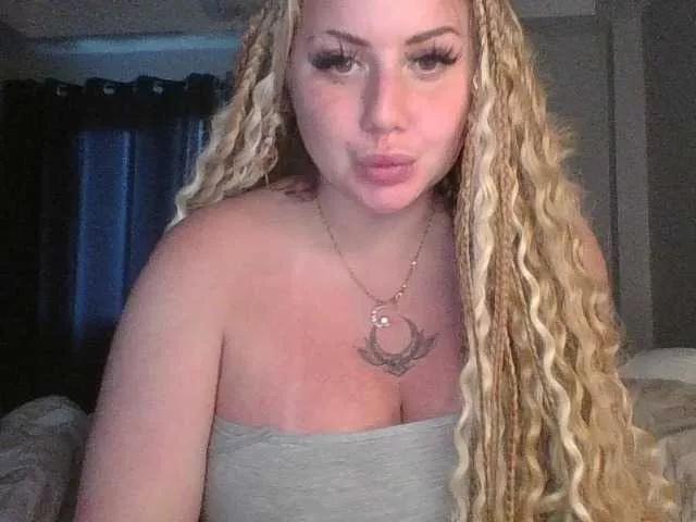 Explore our live girls sluts from our Custom and Multi clubs and checkout exclusive access to highly interactive content, such as shape, hair, titties, pussy type and many more.