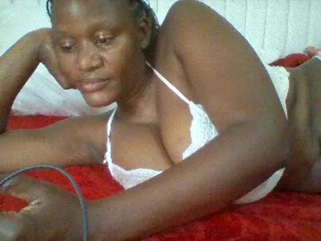 BoobieQueen from BongaCams