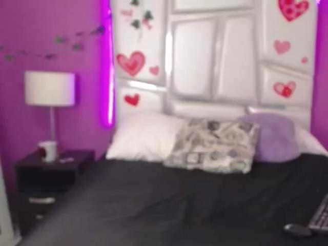 Explore our live girls sluts from our Custom and Multi clubs and checkout exclusive access to highly interactive content, such as shape, hair, titties, pussy type and many more.