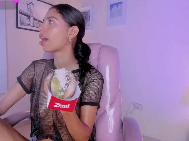 Explore our live girls sluts from our Custom and Multi clubs and checkout exclusive access to highly interactive content, such as shape, hair, titties, pussy type and many more.