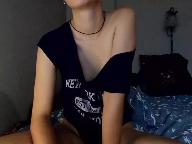 Explore our live girls sluts from our Custom and Multi clubs and checkout exclusive access to highly interactive content, such as shape, hair, titties, pussy type and many more.