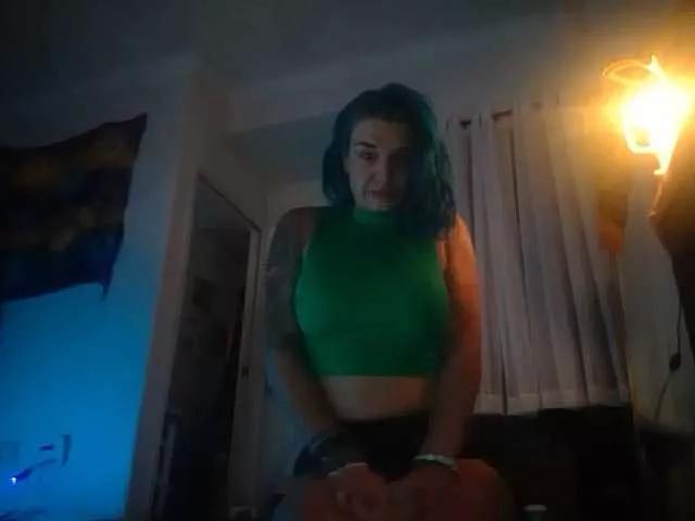 Callie-Canna-Lillie from BongaCams