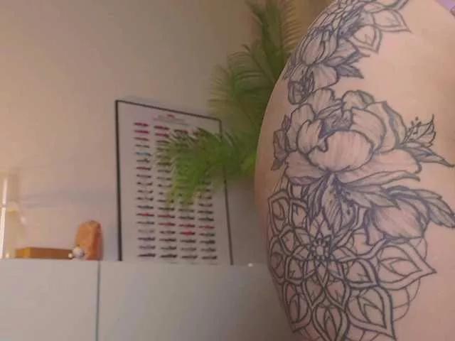 callyess from BongaCams