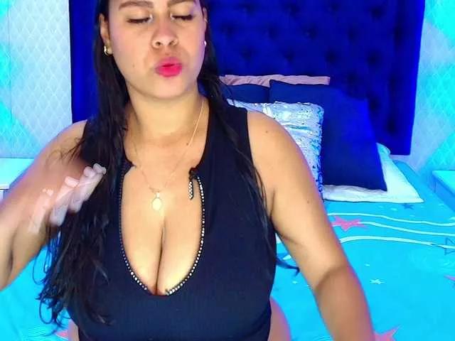 Explore our live girls sluts from our Custom and Multi clubs and checkout exclusive access to highly interactive content, such as shape, hair, titties, pussy type and many more.