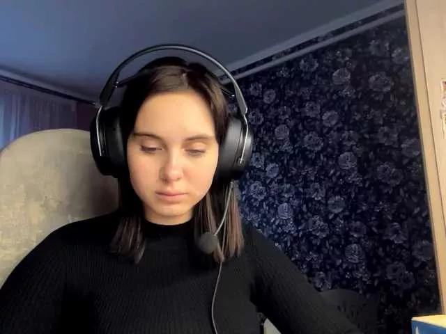 CANDY-LIPS-GIRL from BongaCams is Freechat