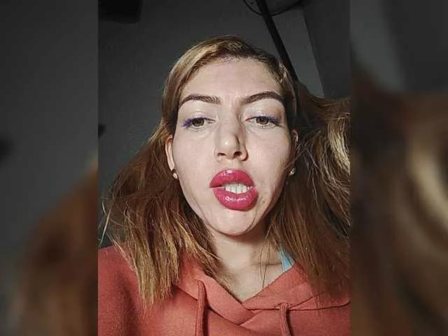 Explore our live girls sluts from our Custom and Multi clubs and checkout exclusive access to highly interactive content, such as shape, hair, titties, pussy type and many more.