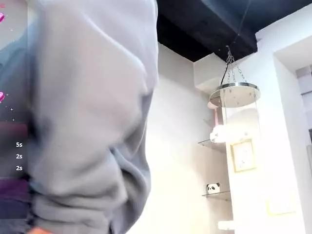 Explore our live girls sluts from our Custom and Multi clubs and checkout exclusive access to highly interactive content, such as shape, hair, titties, pussy type and many more.