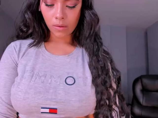 Explore our live girls sluts from our Custom and Multi clubs and checkout exclusive access to highly interactive content, such as shape, hair, titties, pussy type and many more.