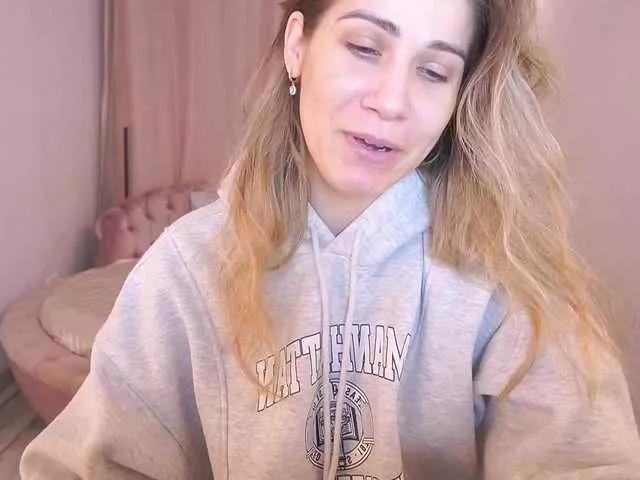 CassandraGood from BongaCams