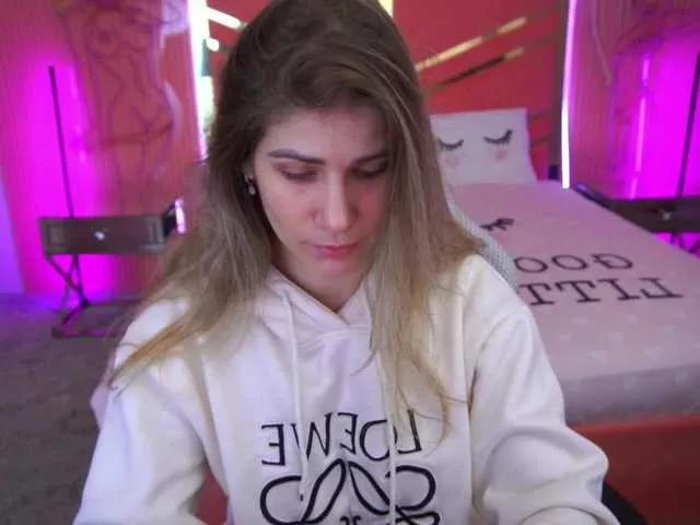 CassandraGood from BongaCams