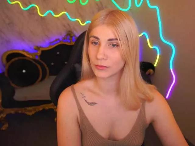 CassandraGood from BongaCams