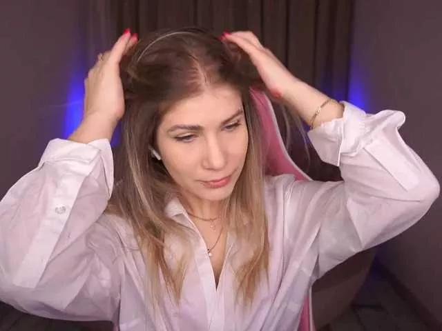 CassandraGood from BongaCams