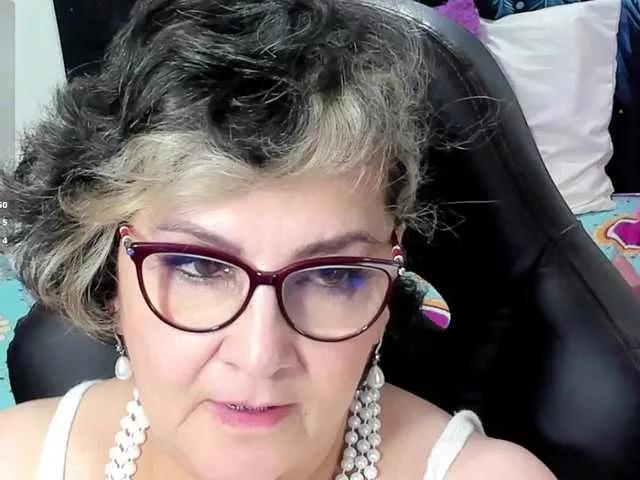 cataleya-mom from BongaCams
