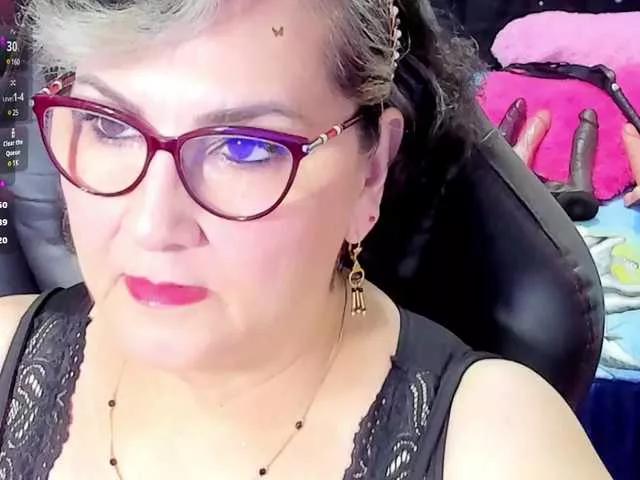 cataleya-mom from BongaCams