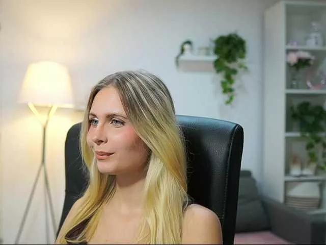 Explore our live girls sluts from our Custom and Multi clubs and checkout exclusive access to highly interactive content, such as shape, hair, titties, pussy type and many more.