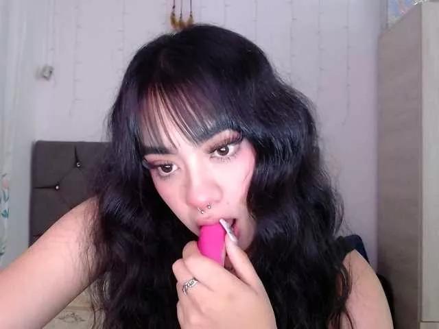 Explore our live girls sluts from our Custom and Multi clubs and checkout exclusive access to highly interactive content, such as shape, hair, titties, pussy type and many more.