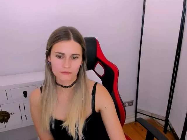 Explore our live girls sluts from our Custom and Multi clubs and checkout exclusive access to highly interactive content, such as shape, hair, titties, pussy type and many more.