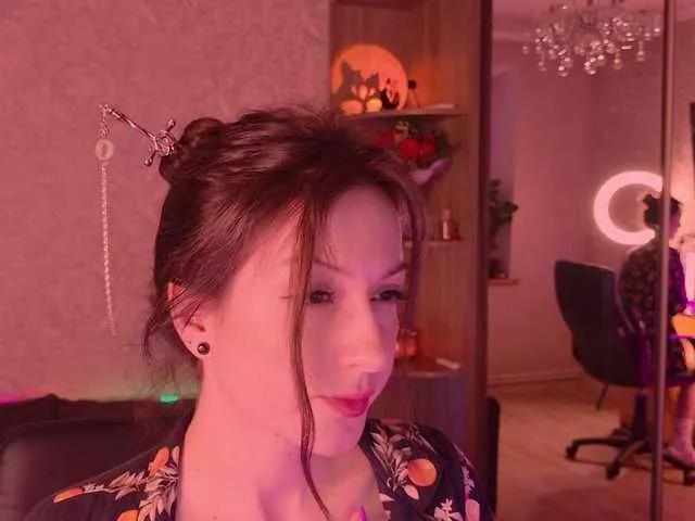 Explore our live girls sluts from our Custom and Multi clubs and checkout exclusive access to highly interactive content, such as shape, hair, titties, pussy type and many more.