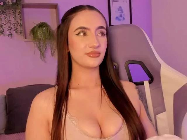 Explore our live girls sluts from our Custom and Multi clubs and checkout exclusive access to highly interactive content, such as shape, hair, titties, pussy type and many more.