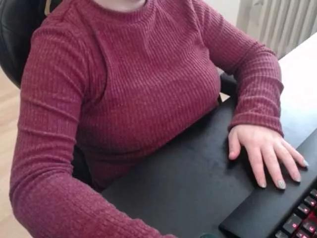 Explore our live girls sluts from our Custom and Multi clubs and checkout exclusive access to highly interactive content, such as shape, hair, titties, pussy type and many more.